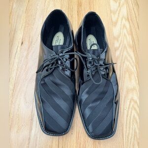 Vintage black Hugo Vitelli. Size 11.